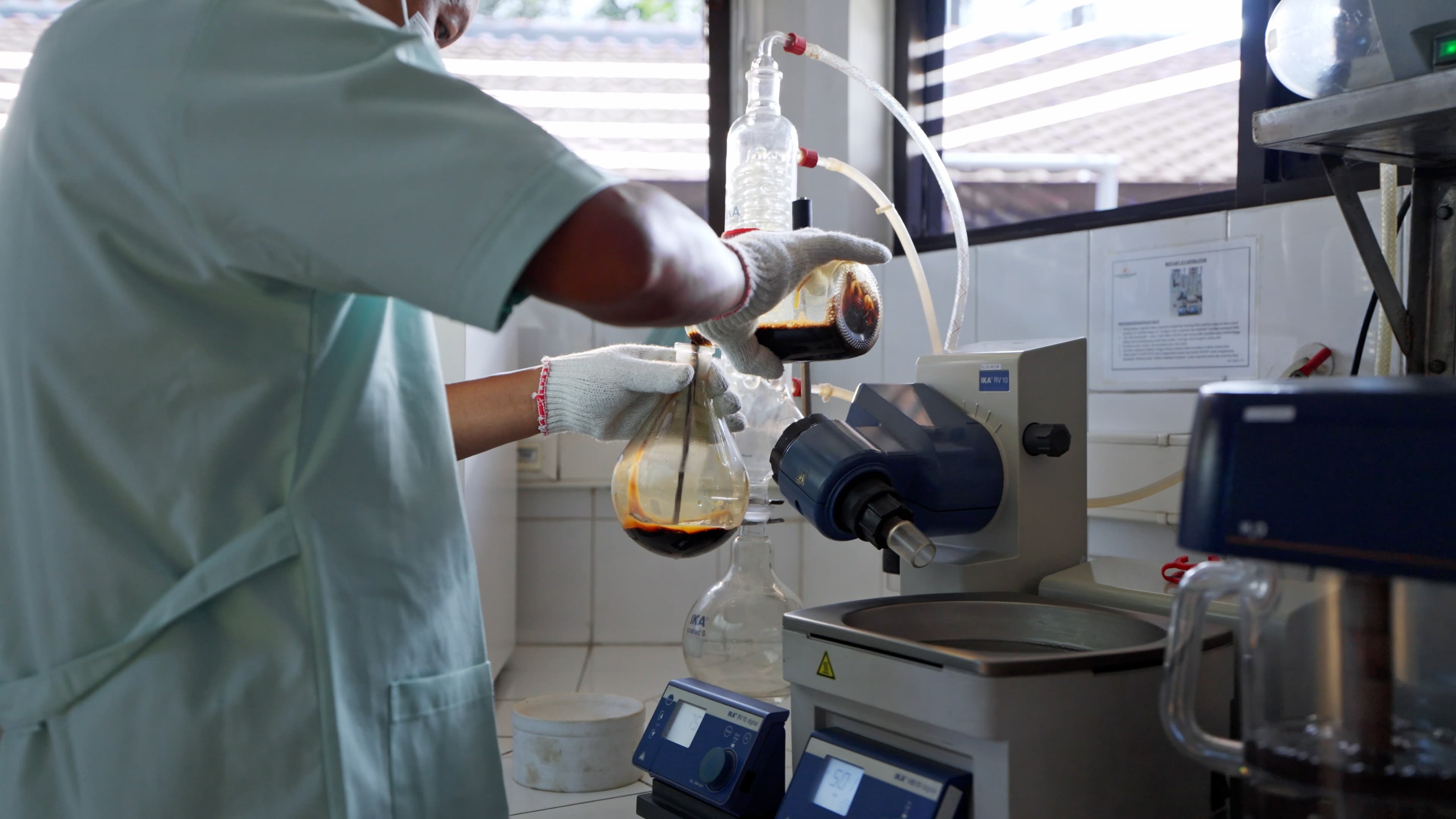 Coffee extractors